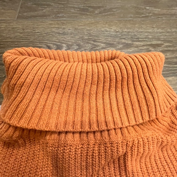 Splendid ColorBlock Cowl Neck Cropped Oversized Sweater, Size Small, FALL - Picture 4 of 10